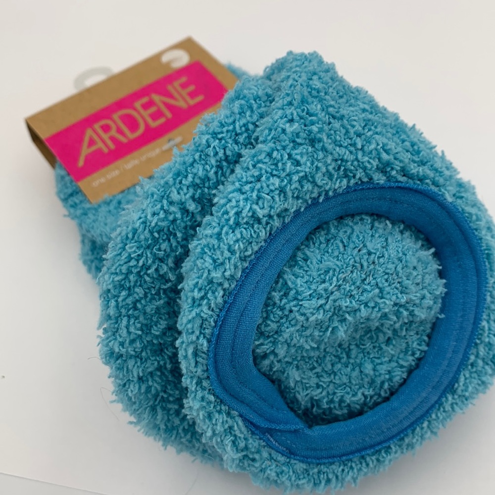 🦊3/$10🦊 Turquoise grip sock slipper